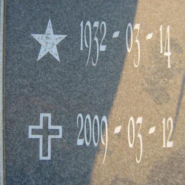 MACHADO Carlos Alberto 1929-2008 &amp; Maria Cecilia Torres 1932-2009