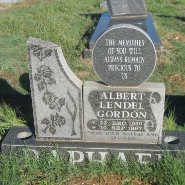 RAPHAEL Albert Lendel Gordon 1939-1997