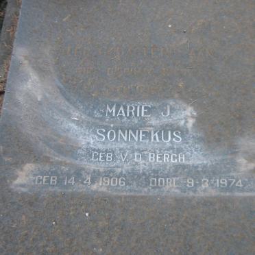 SONNEKUS Marie J. nee V.D. BERGH 1906-1974