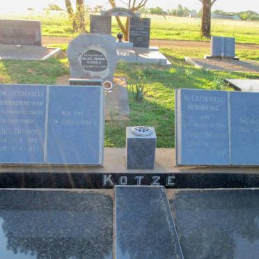 KOTZÉ Sarel Johannes 1922-1971 &amp; Daphne Maureen 1924-1989