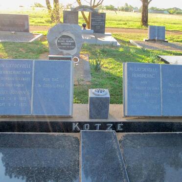 KOTZÉ Sarel Johannes 1922-1971 &amp; Daphne Maureen 1924-1989