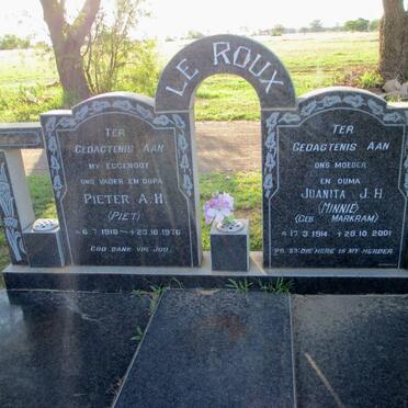 ROUX Pieter A.H., le 1918-1976 &amp; Juanita J.H. MARKRAM 1914-2001