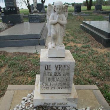 VRIES Truidatjie, de 1937-1948