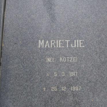 VILLIERS Hannes, de 1913-1990 &amp; Marietjie KOTZE 1917-1987