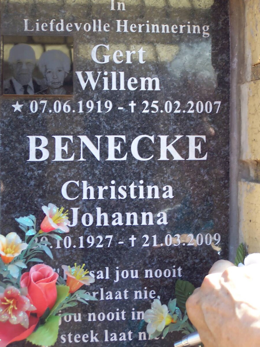 BENECKE Gert Willem 1919-2007 &amp; Christina Johanna 1927-2009