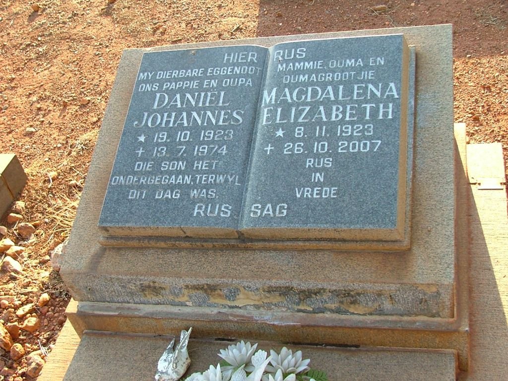 ? Daniël Johannes 1923-1974 &amp; Magdalena Elizabeth 1923-2007