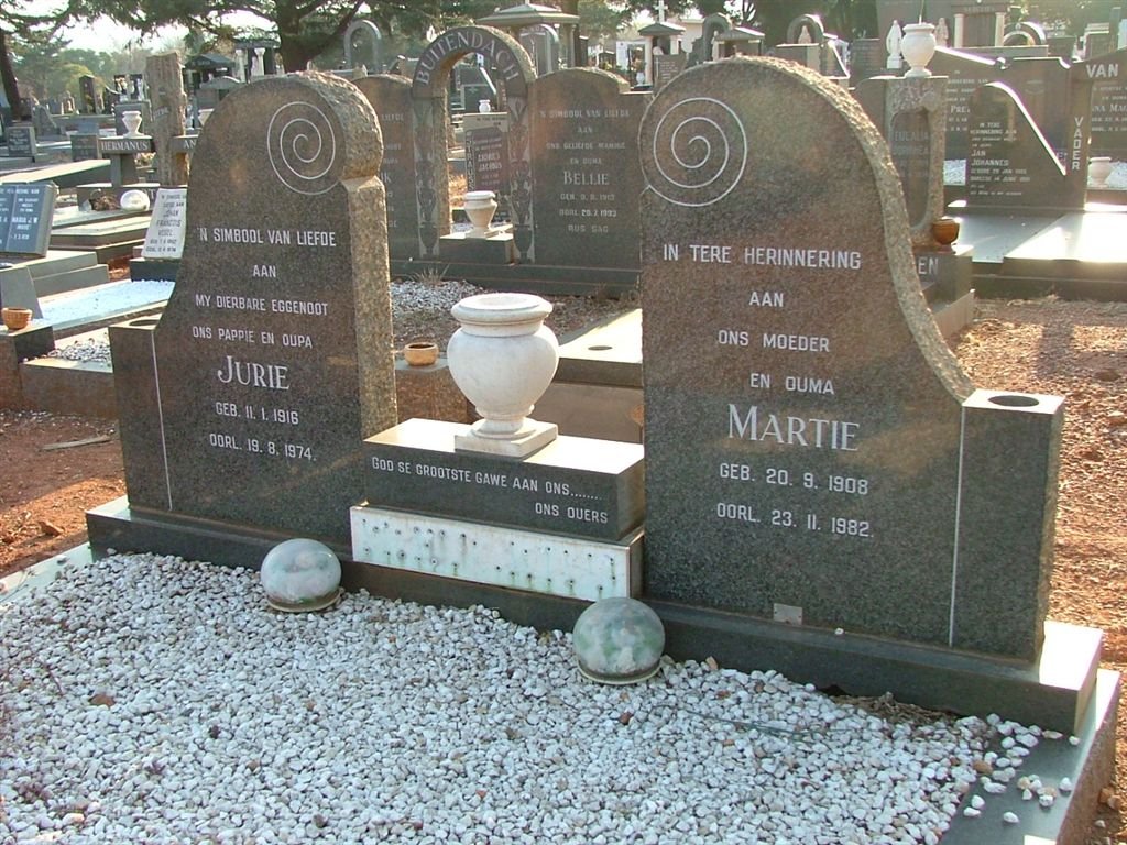 ? Jurie 1916-1974 &amp; Martie 1908-1982