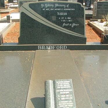 BRADFORD Athur Reginald 1908-1987 &amp; Sarah 1916-1977 &amp;