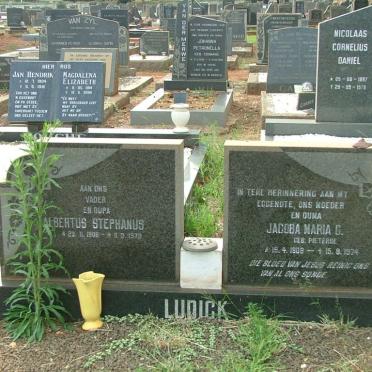 LUDICK Albertus Stephanus 1906-1973 &amp; Jacoba Maria PIETERSE 1909-1974