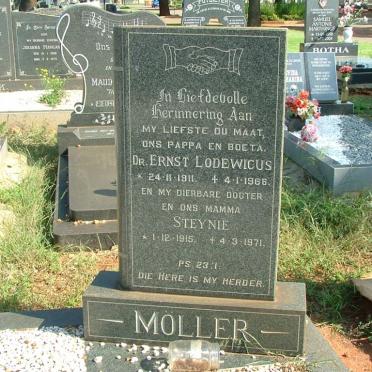 MÖLLER Ernst Lodewicus 1911-1966 &amp; Steynie 1915-1971