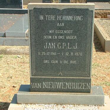 NIEUWENHUIZEN Jan C.P.L.J, van 1941-1970
