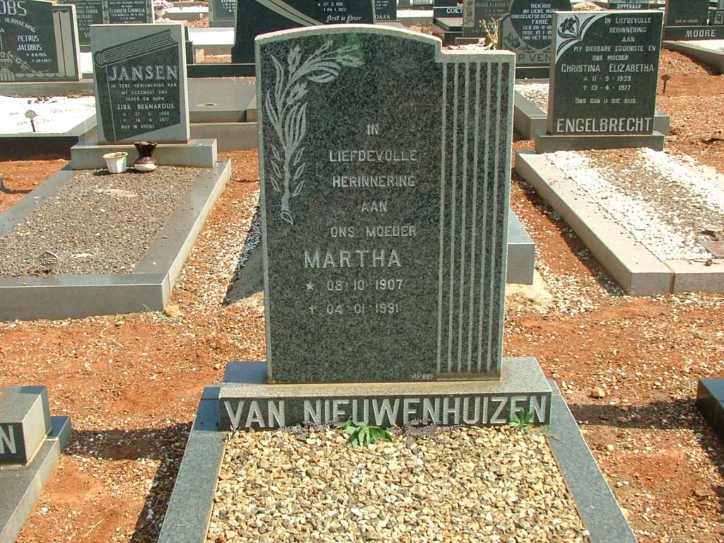 NIEUWENHUIZEN Martha, van 1907-1991