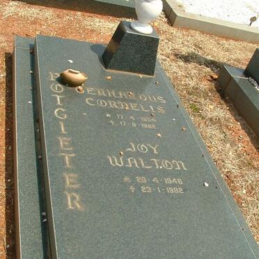 POTGIETER Gerhardus Cornelius 1954-1982 &amp; Joy Walton 1946-1982