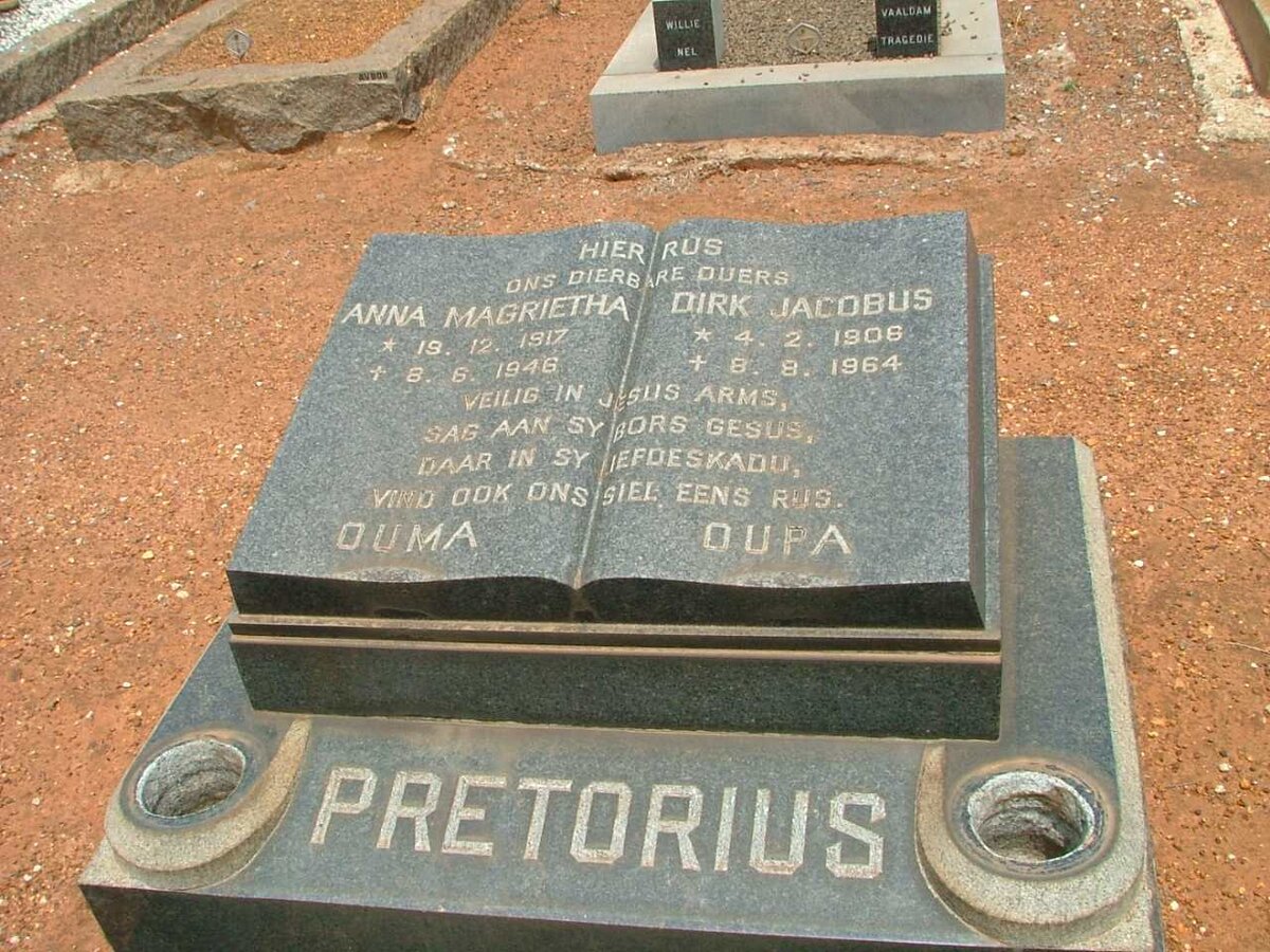 PRETORIUS Dirk Jacobus 1906-1964 &amp; Anna Magrietha 1917-1946