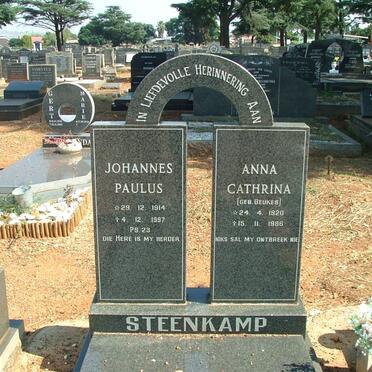STEENKAMP Johannes Paulus 1914-1997 &amp; Anna Catharina BEUKES 1920-1996
