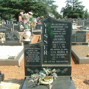 VISSER Daniel Jacobus Martinus 1923-1992 &amp;  Lea Maria M. BOSHOFF 1924-