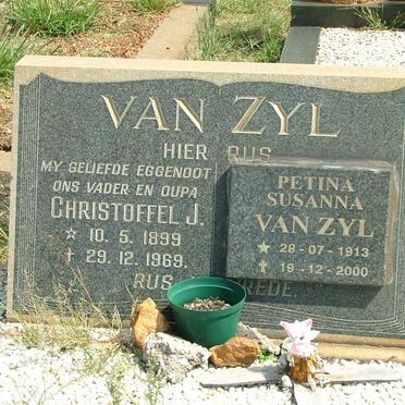 ZYL Christoffel J., van 1899-1969 &amp; Petina Susanna 1913-2000