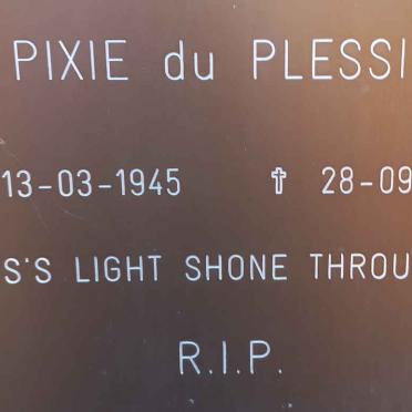 PLESSIS Pixie, du 1945-2012
