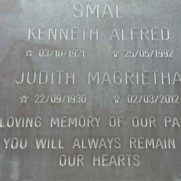 SMAL Kenneth Alfred 1921-1992 &amp; Judith Magrietha 1930-2012