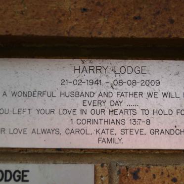 LODGE Harry 1941-2009