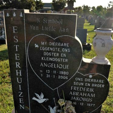 ESTERHUIZEN Angelique 1980-2006 :: ESTERHUIZEN Frederik Abraham Jakobus 1977-