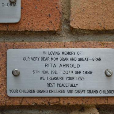 ARNOLD Rita 1911-1989