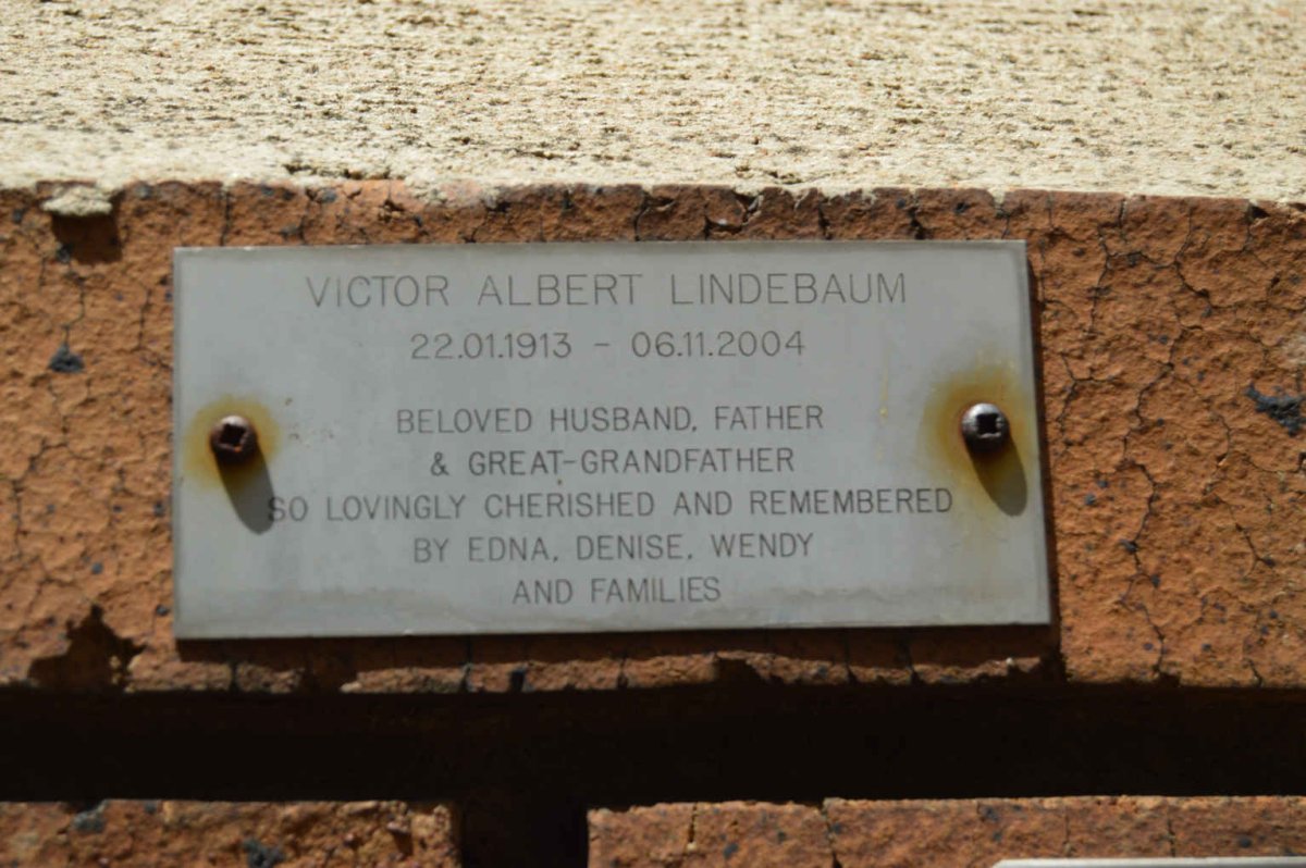 LINDEBAUM Victor Albert 1913-2004