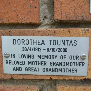 TOUNTAS Dorothea 1912-2000