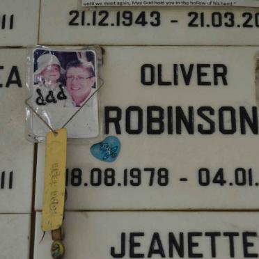 ROBINSON Oliver 1978-2011