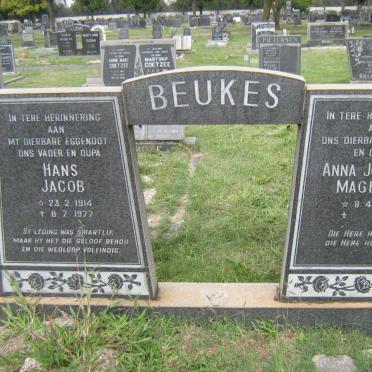 BEUKES Hans Jacob 1914-1977 &amp; Anna Johanna Magrieta 1926-