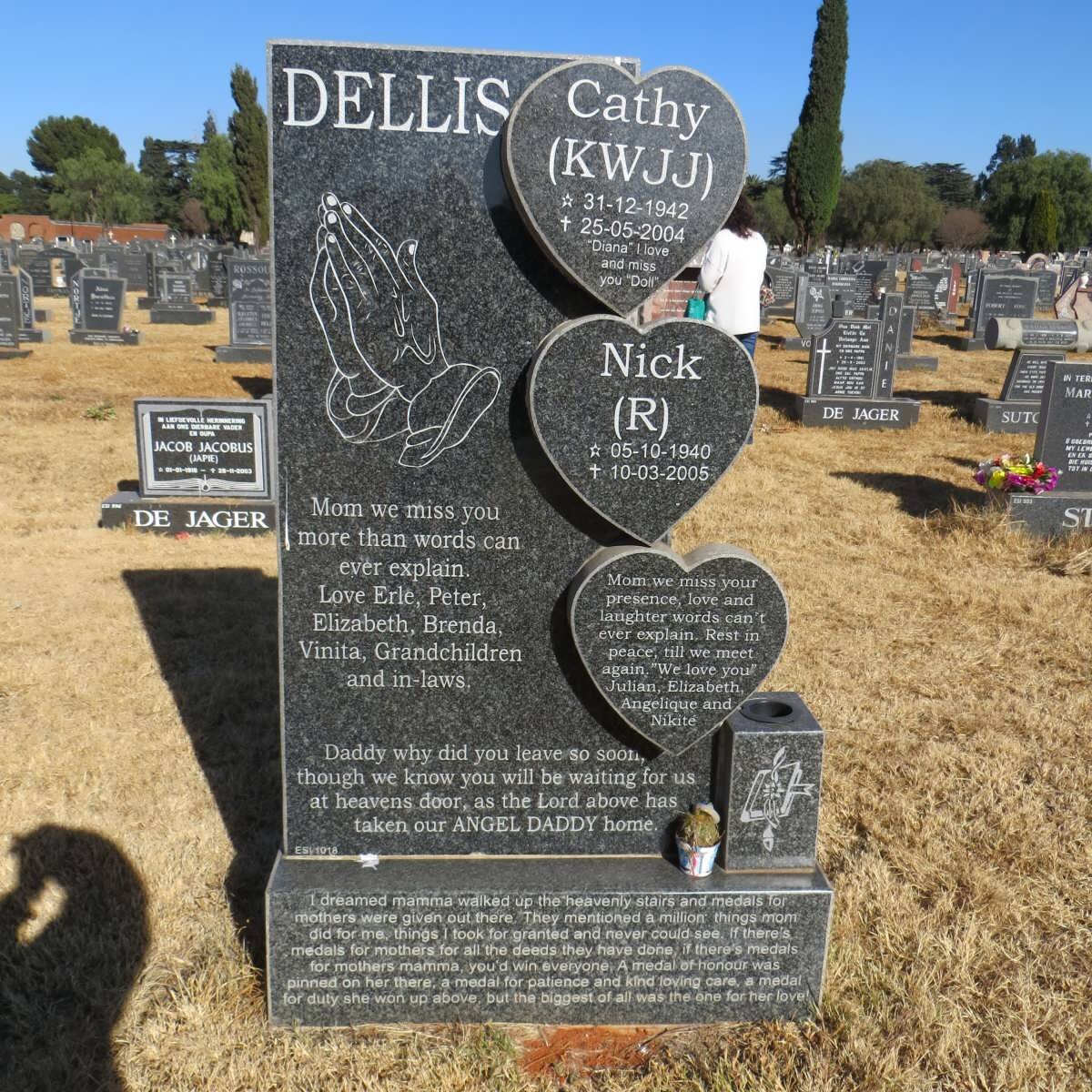 DELLIS R. 1940-2005 &amp; K.W.J.J. 1942-2004