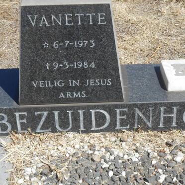 BEZUIDENHOUT Vanette 1973-1984