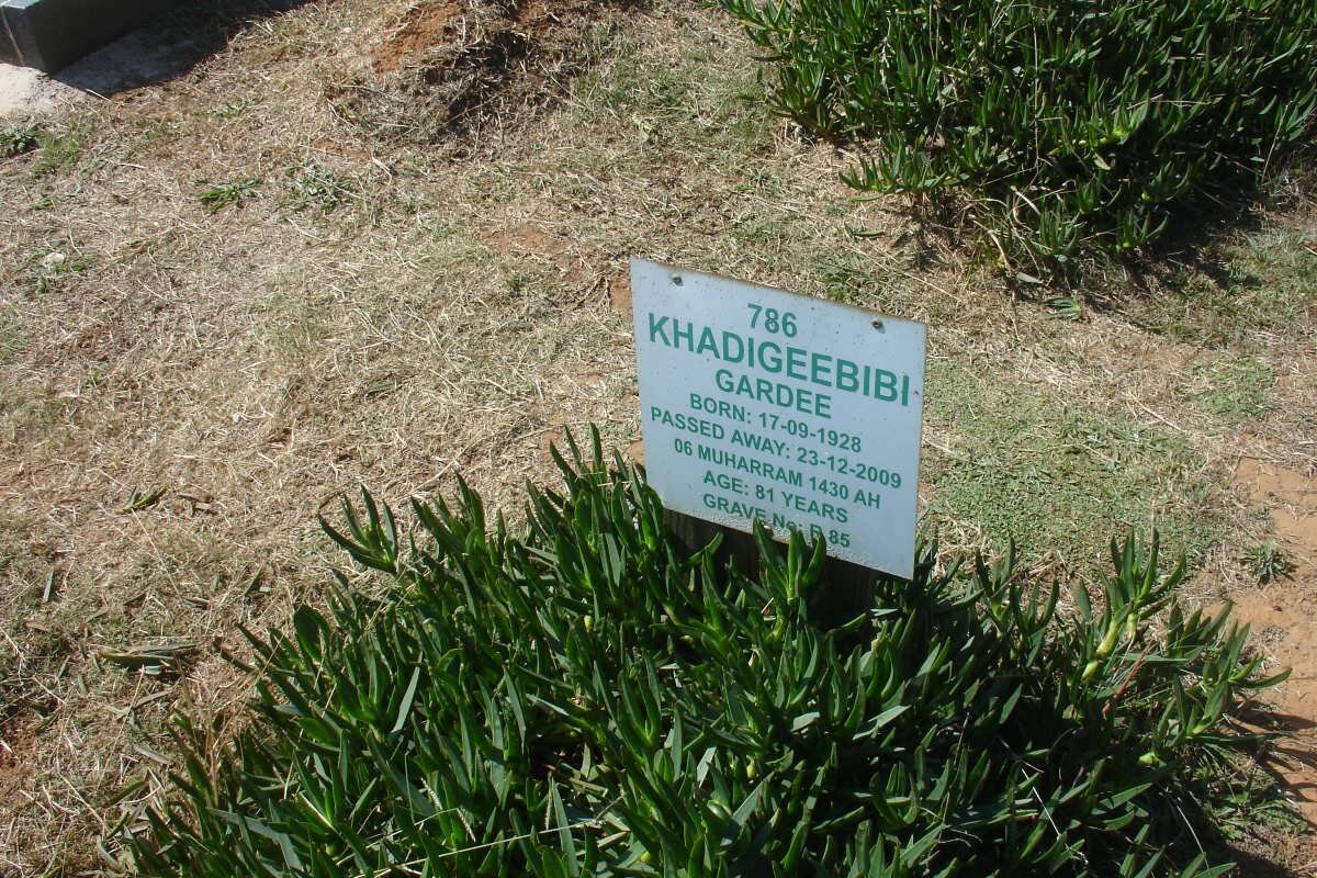 KARDEE Khadigeebibi 1928-2009