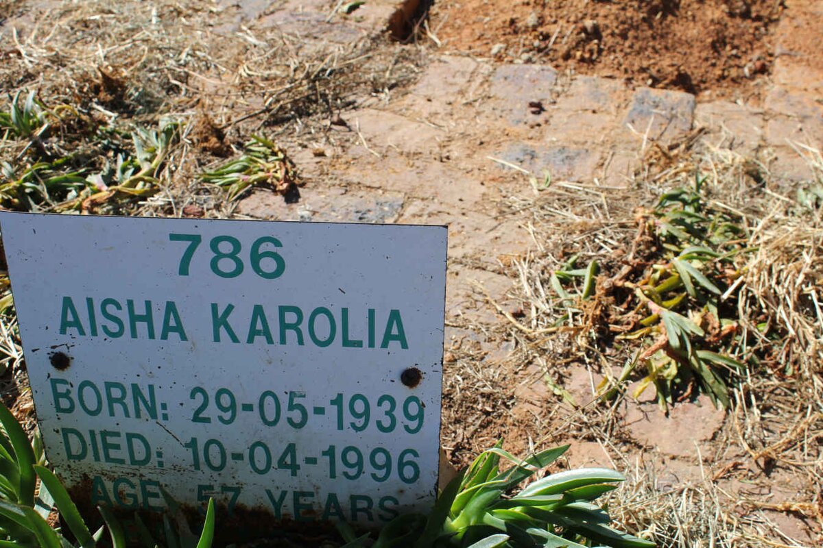 KAROLIA Aisha 1939-1996