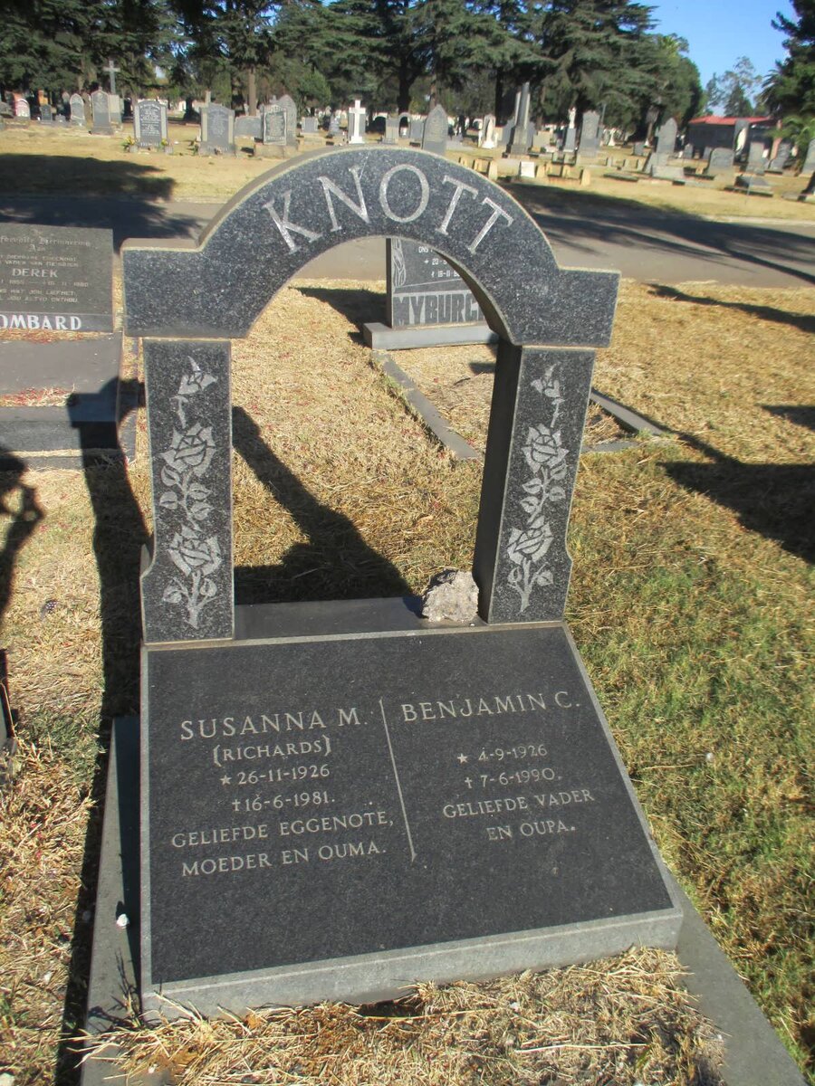 KNOTT Benjamin C. 1926-1990 &amp; Susanna M. RICHARDS 1926-1981