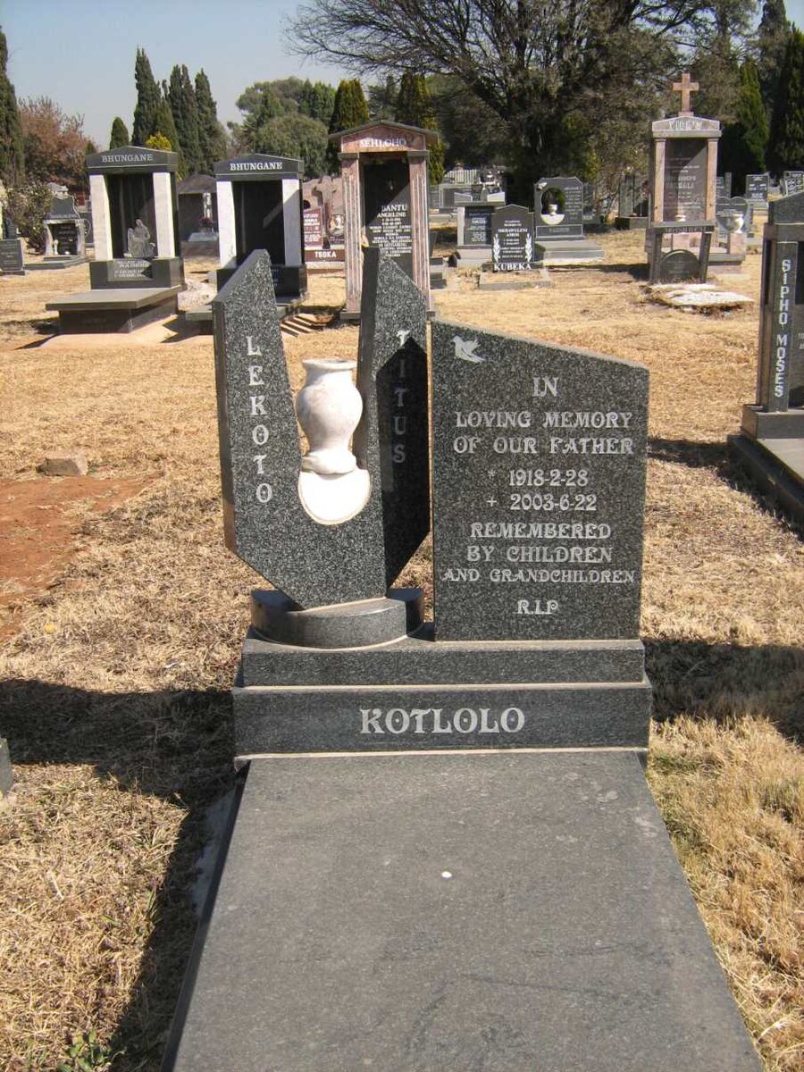 KOTOLO Lekoto Titus 1918-2003