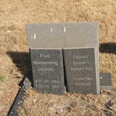 LEPHOTO Elsie Nsebetseng 1953-1999