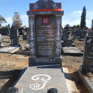 MOODLEY Shunmogum Moonsamy &amp; Thaynieamal 1925-2013