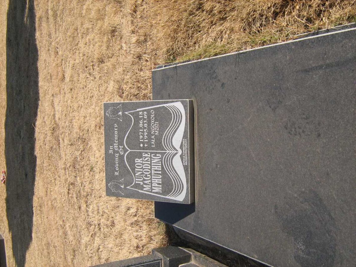 MPHUTHING Junior Magodise 1971-1995