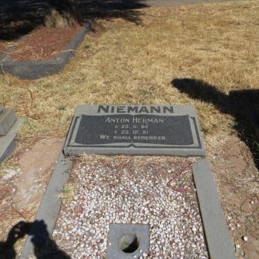 NIEMANN Anton Herman 1962-1981