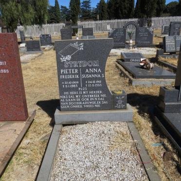 STRYDOM Pieter Frederik 1908-1985 &amp; Anna Susanna S. 1912-1988