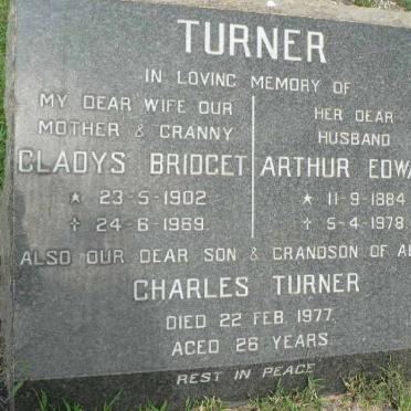 TURNER Arthur Edward 1884-1978 &amp; Gladys Bridget 1902-1969 :: TURNER Charles -1977
