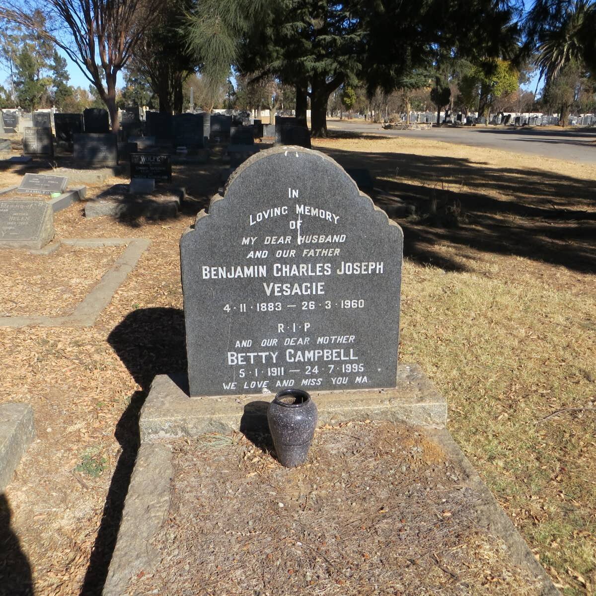 VESAGIE Benjamin Charles Joseph 1883-1960 &amp; Betty CAMPBELL 1911-1995