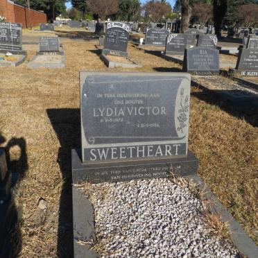 VICTOR Lydia 1972-1982