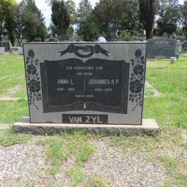 ZYL Johannes H.P., van 1898-1963 &amp; Anna L. 1902-1963