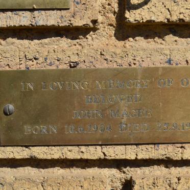 MAGEE John 1904-1985