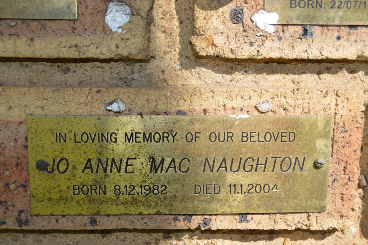 MAC NAUGHTON Jo Anne 1982-2004