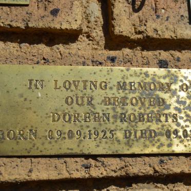ROBERTS Doreen 1925-1998