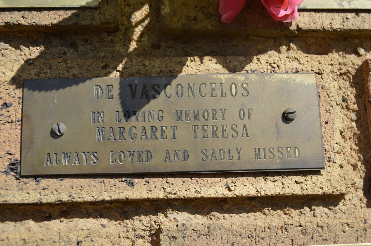 VASCONCELOS Margaret Teresa, de