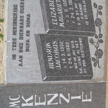 McKENZIE Hendrik Jacobus 1932-1982 &amp; Elizabeth Margariet? 192?-19??